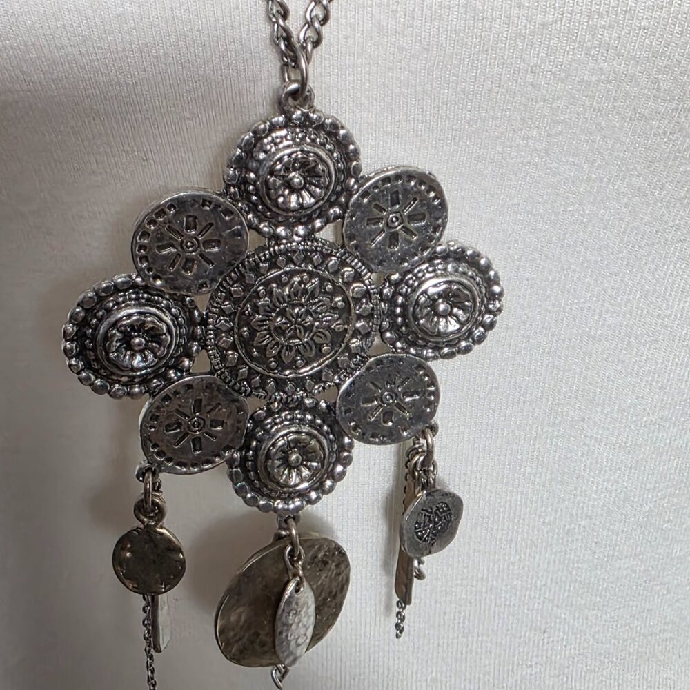 Chico's Etched Silvertone Medallion Pendant Necklace Mexican Inspired Boho - Picture 10 of 14
